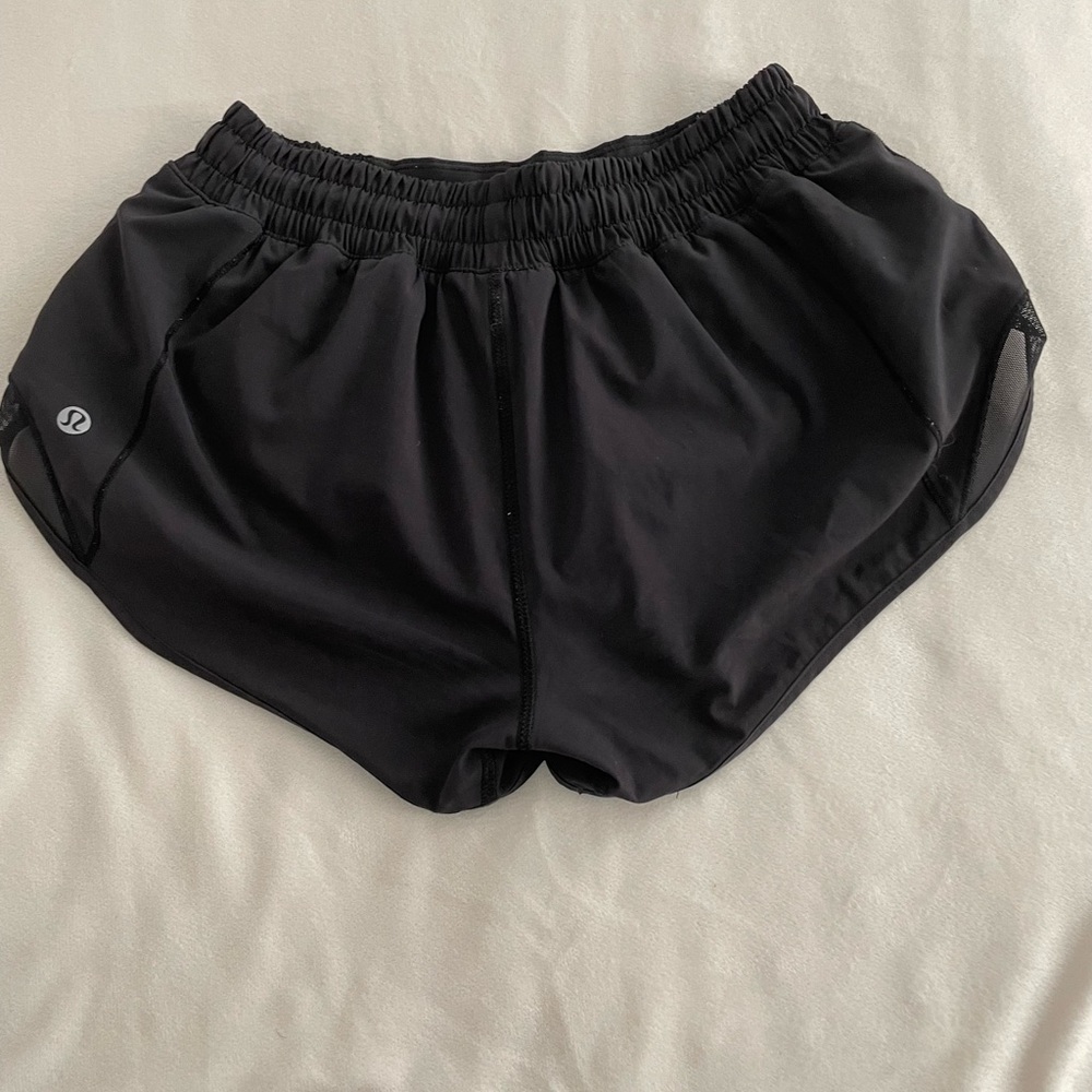 Black Lululemon Hotty Hot Shorts 2.5”